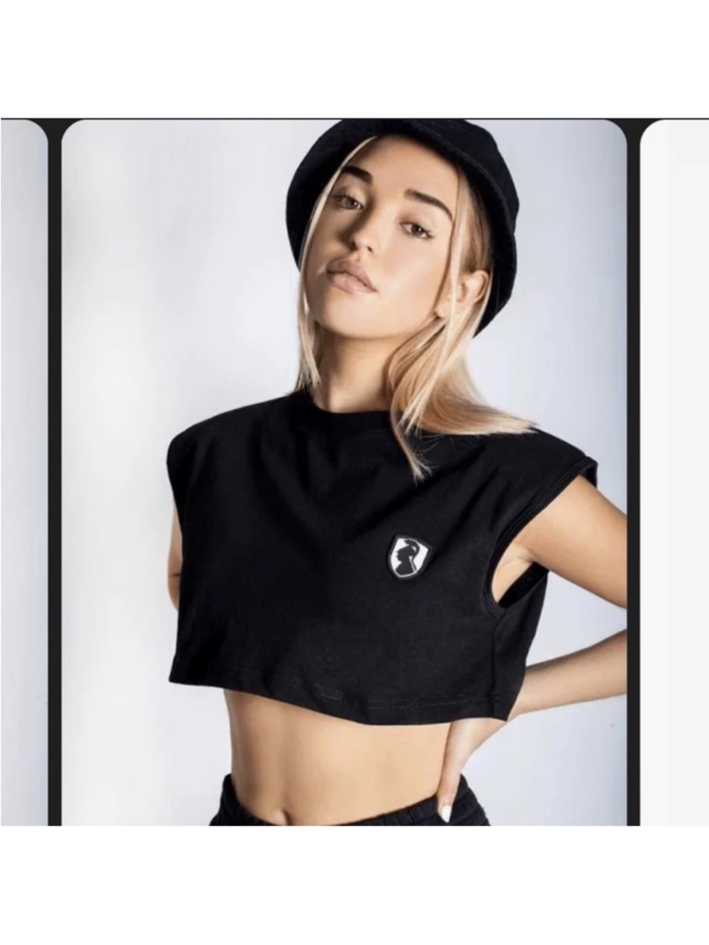 🎉 SALE 🎉NWT Viviennehu Black Cropped Top Size Large